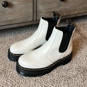 2976 SMOOTH LEATHER PLATFORM CHELSEA BOOTS